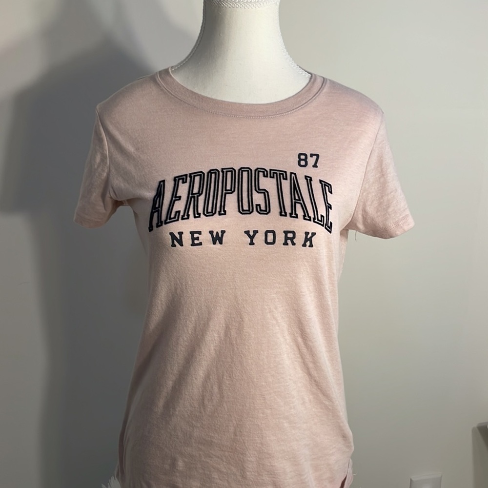 AéRopostale T-shirt- Youth
